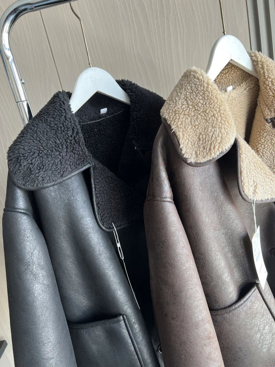 Blomia – ShearCloud™ Oversized Faux-Shearling Jacket (Double-Sided Collar)