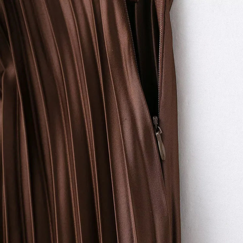 Blomia – SatinFlow™ Pleated Midi Skirt